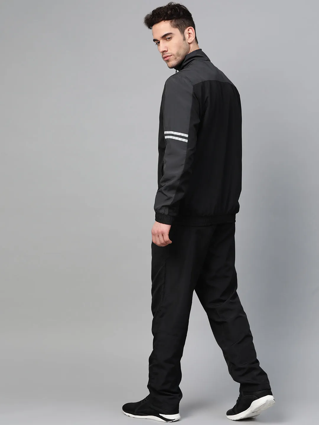 Alcis Men Black Solid Sports Tracksuit with Printed Detail